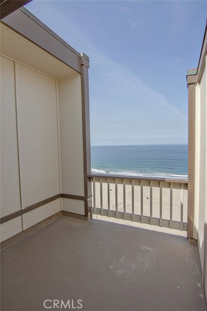 625 Esplanade, Redondo Beach, California 90277, 3 Bedrooms Bedrooms, ,1 BathroomBathrooms,Residential,Sold,Esplanade,SB17092433