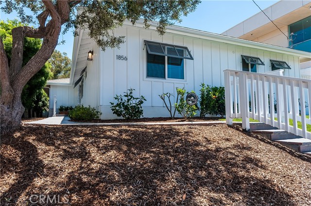 1856 9th Street, Manhattan Beach, California 90266, 4 Bedrooms Bedrooms, ,2 BathroomsBathrooms,Residential,Sold,9th,SB17137865