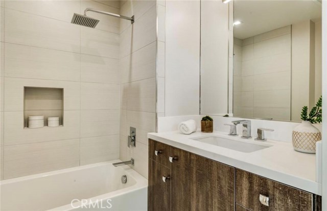 This is the en suite bath connected to the east facing bedroom