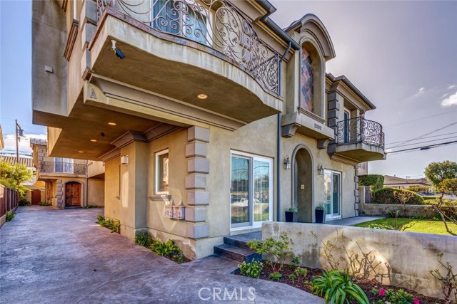 2202 Plant Avenue, Redondo Beach, California 90278, 4 Bedrooms Bedrooms, ,2 BathroomsBathrooms,Residential,Sold,Plant,SB19057901