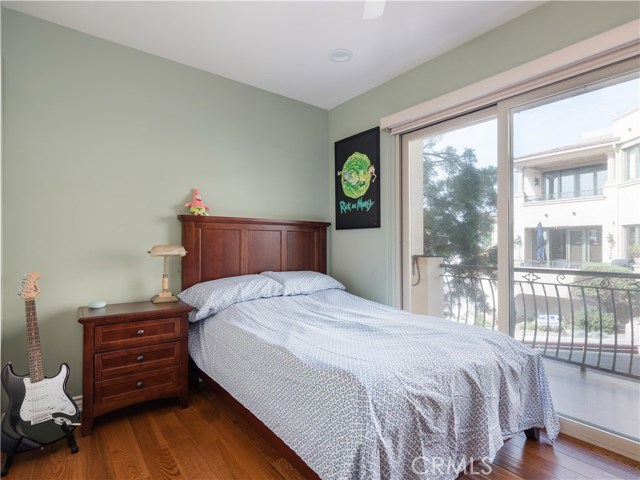 300 28th Street, Manhattan Beach, California 90266, 3 Bedrooms Bedrooms, ,3 BathroomsBathrooms,Residential,Sold,28th,SB20234864