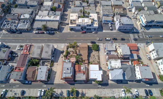 3905 Crest Drive, Manhattan Beach, California 90266, 4 Bedrooms Bedrooms, ,Residential,Sold,Crest,SB18266979