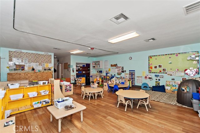 Lynwood, ,Commercial,For Sale,Lynwood,CV20155528