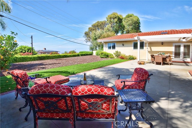 2209 Via Guadalana, Palos Verdes Estates, California 90274, 5 Bedrooms Bedrooms, ,3 BathroomsBathrooms,Residential,Sold,Via Guadalana,PV17156248