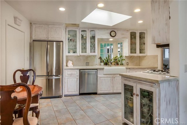 2833 Valley Drive, Manhattan Beach, California 90266, 2 Bedrooms Bedrooms, ,2 BathroomsBathrooms,Residential,Sold,Valley,SB20124280