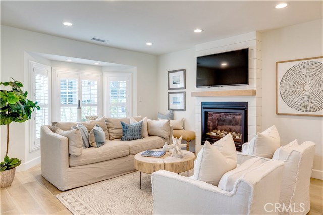 861 12th Court, Manhattan Beach, California 90266, 3 Bedrooms Bedrooms, ,1 BathroomBathrooms,Residential,Sold,12th,SB20006910