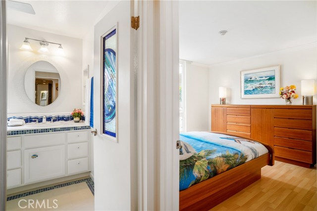 428 Esplanade, Redondo Beach, California 90277, 3 Bedrooms Bedrooms, ,2 BathroomsBathrooms,Residential,Sold,Esplanade,SB18127217