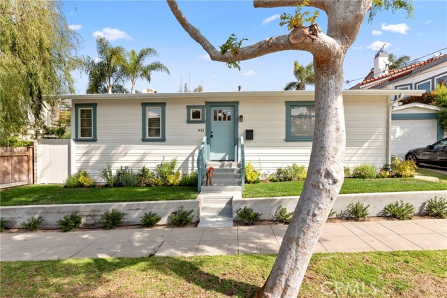 911 Emerald Street, Redondo Beach, California 90277, 2 Bedrooms Bedrooms, ,1 BathroomBathrooms,Residential,Sold,Emerald,SB21083100