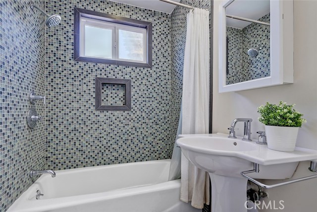 1738 Carver Street, Redondo Beach, California 90278, 3 Bedrooms Bedrooms, ,2 BathroomsBathrooms,Residential,Sold,Carver,SB18160548