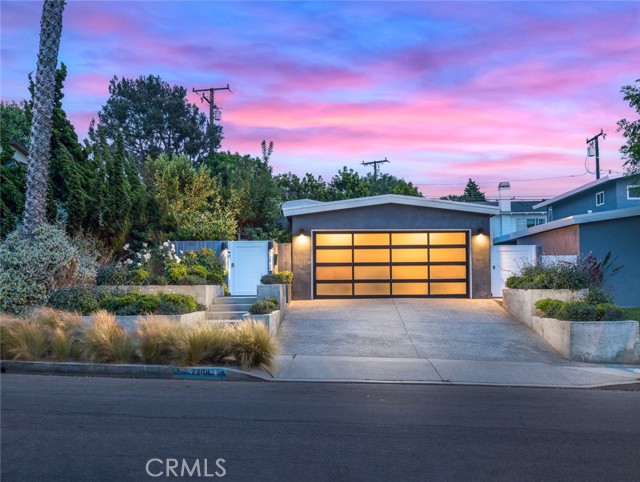 2204 Ardmore Avenue, Manhattan Beach, California 90266, 3 Bedrooms Bedrooms, ,2 BathroomsBathrooms,Residential,Sold,Ardmore,SB21089811