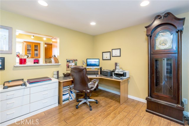 Den/Office Den/Office