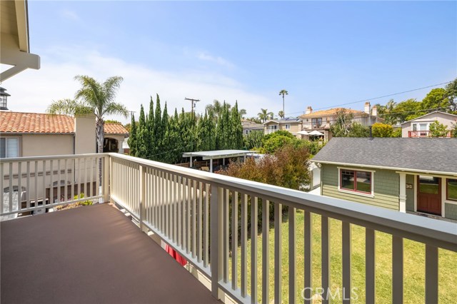 733 Juanita Avenue, Redondo Beach, California 90277, 5 Bedrooms Bedrooms, ,5 BathroomsBathrooms,Residential,Sold,Juanita,SB20142133