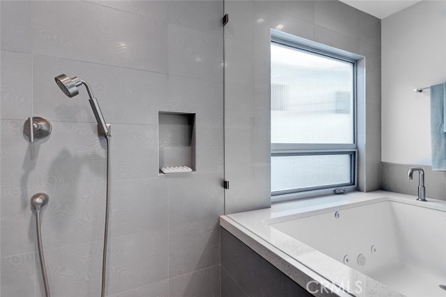 3215 Vista Drive, Manhattan Beach, California 90266, 3 Bedrooms Bedrooms, ,3 BathroomsBathrooms,Residential,Sold,Vista,SB20078547