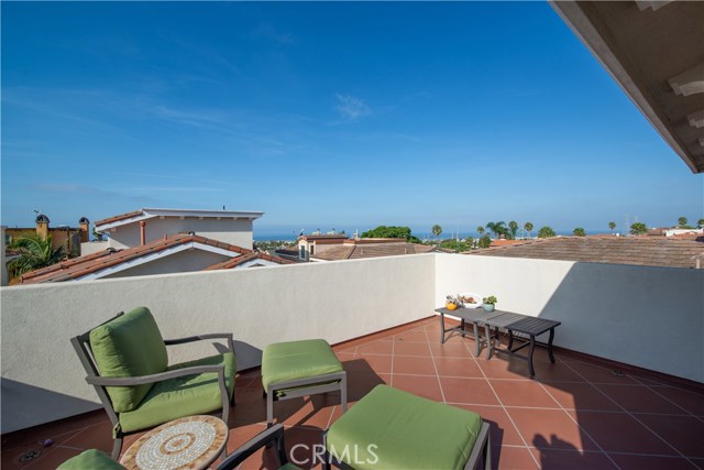 613 Lucia Avenue, Redondo Beach, California 90277, 3 Bedrooms Bedrooms, ,2 BathroomsBathrooms,Residential,Sold,Lucia,SB19228857