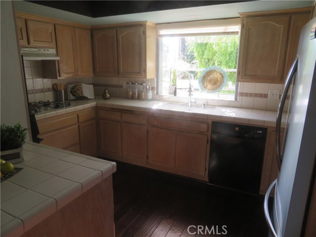 202 Helberta Avenue, Redondo Beach, California 90277, 3 Bedrooms Bedrooms, ,2 BathroomsBathrooms,Residential,Sold,Helberta,SB17212685