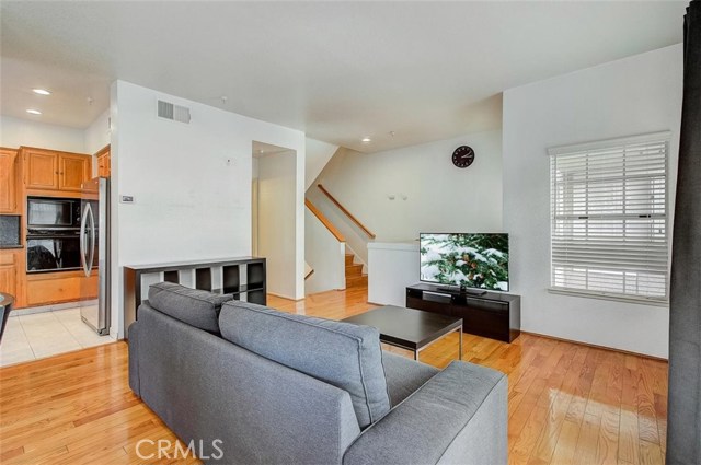 3 Bed Home for Sale in Hawthorne, California
