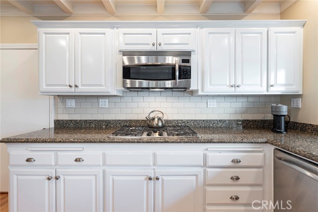 10 Sunnyfield Drive, Rolling Hills Estates, California 90274, 3 Bedrooms Bedrooms, ,2 BathroomsBathrooms,Residential,Sold,Sunnyfield,SB21066576