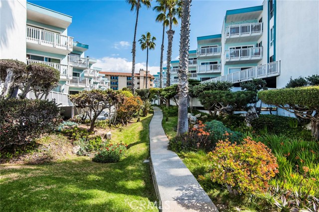 630 The Village, Redondo Beach, California 90277, 1 Bedroom Bedrooms, ,1 BathroomBathrooms,Residential,Sold,The Village,SB18167255