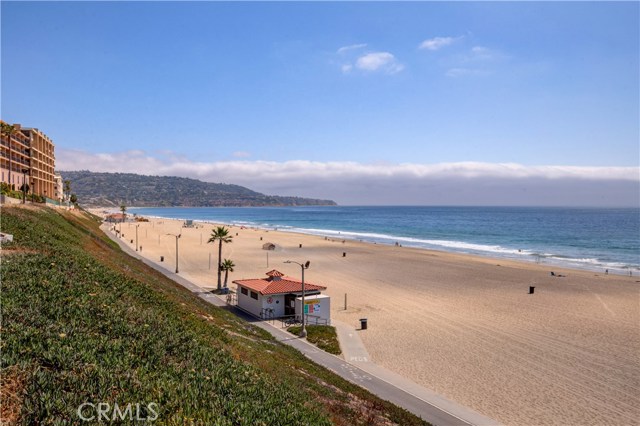 704 Broadway, Redondo Beach, California 90277, 3 Bedrooms Bedrooms, ,2 BathroomsBathrooms,Residential,Sold,Broadway,SB20108157