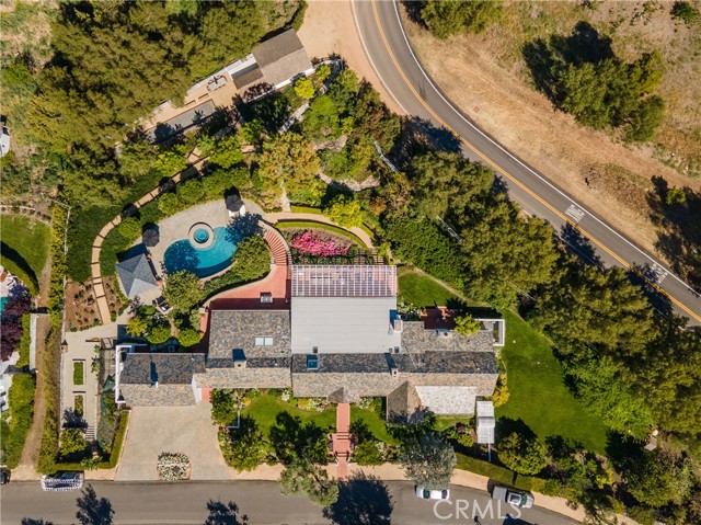 1 Williamsburg Lane, Rolling Hills, California 90274, 5 Bedrooms Bedrooms, ,4 BathroomsBathrooms,Residential,Sold,Williamsburg,PV21095185