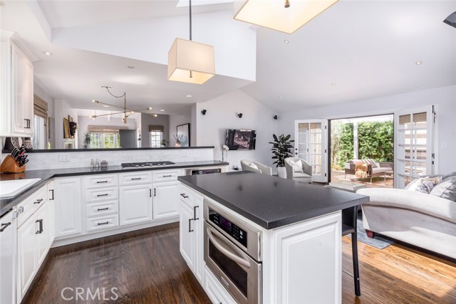 1407 23rd Street, Manhattan Beach, California 90266, 4 Bedrooms Bedrooms, ,2 BathroomsBathrooms,Residential,Sold,23rd,SB17168172