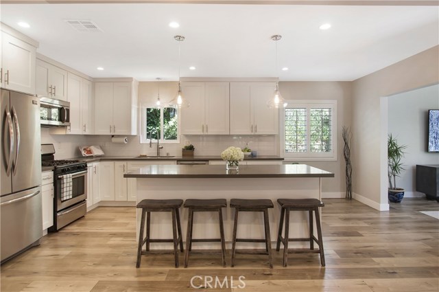 326 Prospect Avenue, Redondo Beach, California 90277, 3 Bedrooms Bedrooms, ,2 BathroomsBathrooms,Residential,Sold,Prospect,SB19130167