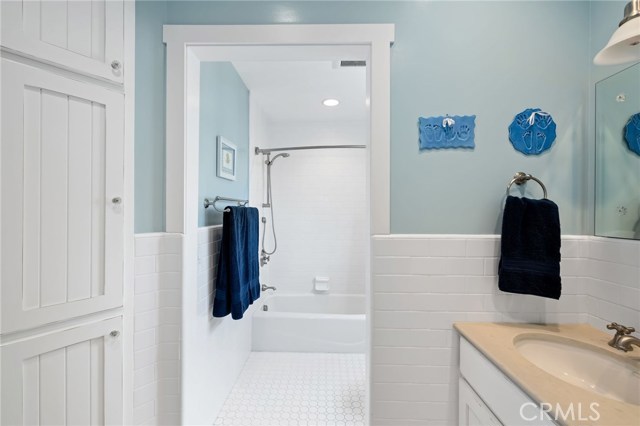 804 Juanita Avenue, Redondo Beach, California 90277, 4 Bedrooms Bedrooms, ,3 BathroomsBathrooms,Residential,Sold,Juanita,SB20123579