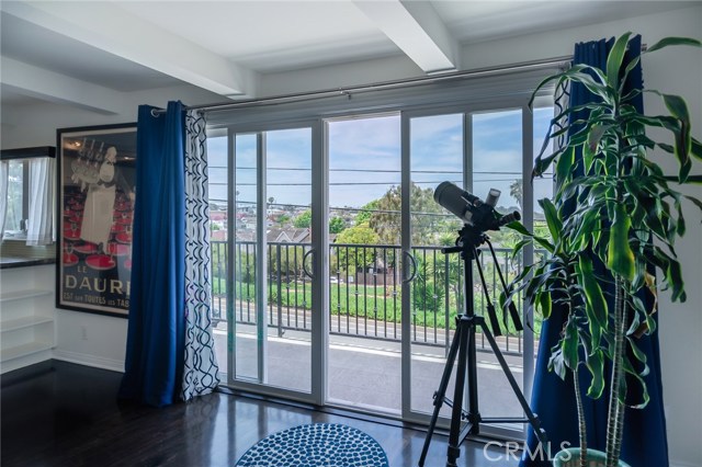 1944 Ardmore Avenue, Manhattan Beach, California 90266, 3 Bedrooms Bedrooms, ,2 BathroomsBathrooms,Residential,Sold,Ardmore,SB20111150