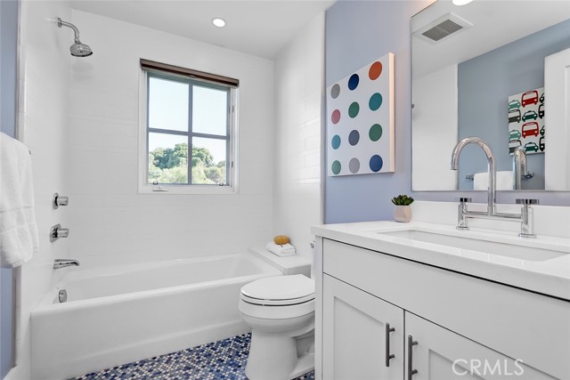 570 27th Street, Manhattan Beach, California 90266, 5 Bedrooms Bedrooms, ,4 BathroomsBathrooms,Residential,Sold,27th,SB21030922