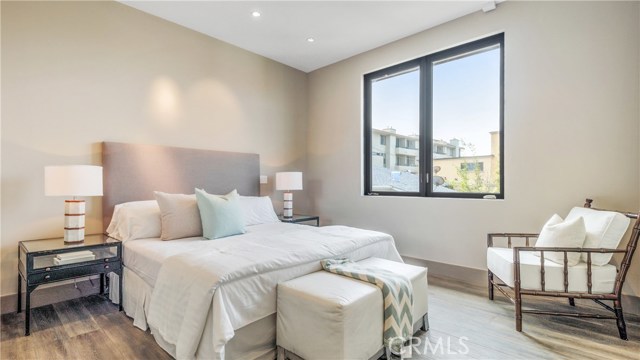 1000 Esplanade, Redondo Beach, California 90277, 2 Bedrooms Bedrooms, ,2 BathroomsBathrooms,Residential,Sold,Esplanade,SB17089319