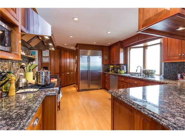 712 Poinsettia Avenue, Manhattan Beach, California 90266, 4 Bedrooms Bedrooms, ,2 BathroomsBathrooms,Residential,Sold,Poinsettia,SB17073173