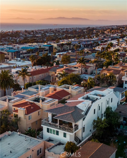 942 15th Street, Hermosa Beach, California 90254, 4 Bedrooms Bedrooms, ,2 BathroomsBathrooms,Residential,Sold,15th,SB20137355