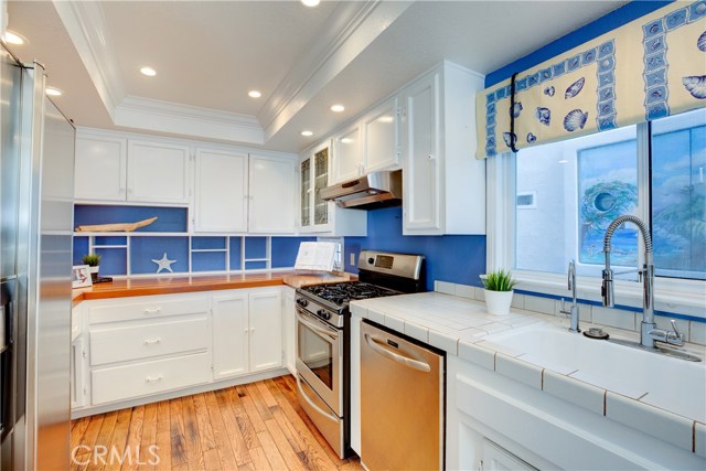 225 15th Street, Manhattan Beach, California 90266, 4 Bedrooms Bedrooms, ,1 BathroomBathrooms,Residential,Sold,15th,SB20180617