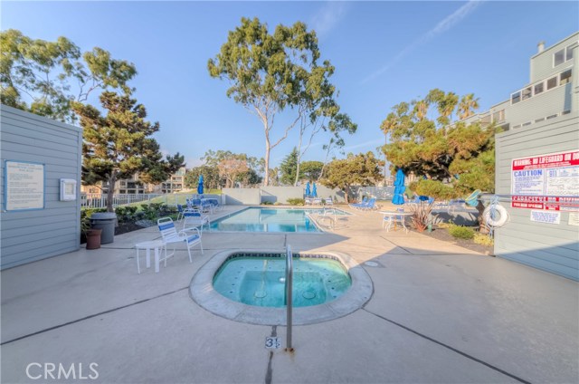 240 The Village, Redondo Beach, California 90277, 2 Bedrooms Bedrooms, ,2 BathroomsBathrooms,Residential,Sold,The Village,SB18290974