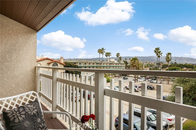 406 Avenue G, Redondo Beach, California 90277, 3 Bedrooms Bedrooms, ,2 BathroomsBathrooms,Residential,Sold,Avenue G,SB18096131