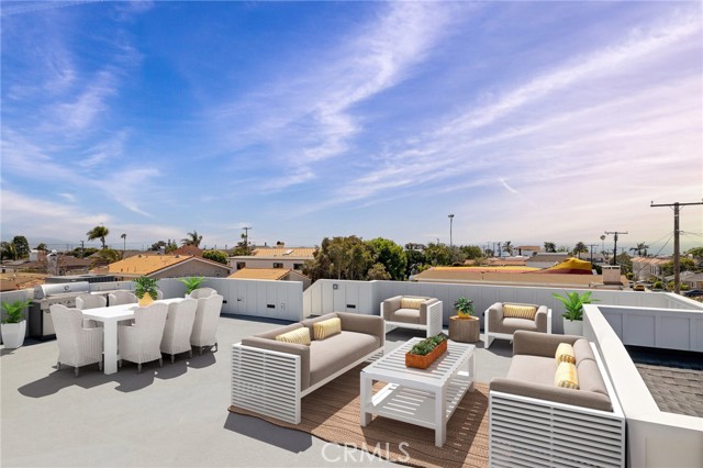 1230 9th Street, Hermosa Beach, California 90254, 5 Bedrooms Bedrooms, ,6 BathroomsBathrooms,Residential,Sold,9th,SB21132464