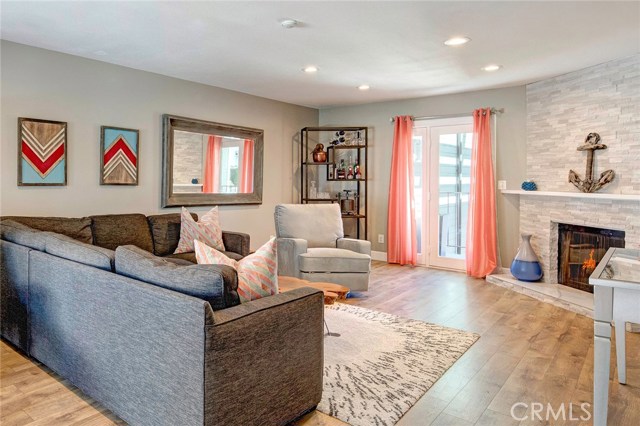 205 Francisca Avenue, Redondo Beach, California 90277, 3 Bedrooms Bedrooms, ,2 BathroomsBathrooms,Residential,Sold,Francisca,SB18035769