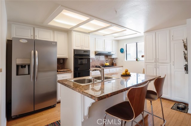 842 1st Street, Hermosa Beach, California 90254, 2 Bedrooms Bedrooms, ,3 BathroomsBathrooms,Residential,Sold,1st,SB20131143