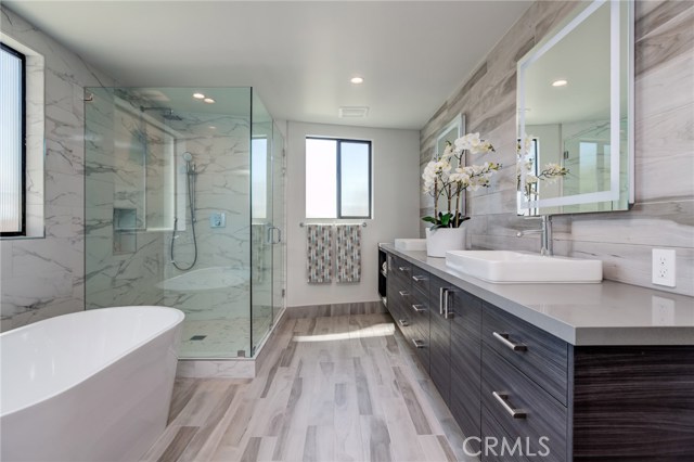 1511 Golden Avenue, Hermosa Beach, California 90254, 5 Bedrooms Bedrooms, ,2 BathroomsBathrooms,Residential,Sold,Golden,SB19224666