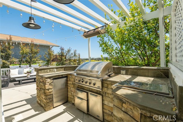 1038 Avenue D, Redondo Beach, California 90277, 5 Bedrooms Bedrooms, ,4 BathroomsBathrooms,Residential,Sold,Avenue D,PV21115047