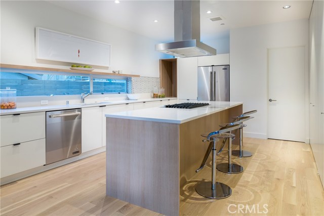 1152 Rowell Avenue, Manhattan Beach, California 90266, 3 Bedrooms Bedrooms, ,2 BathroomsBathrooms,Residential,Sold,Rowell,SB17066274