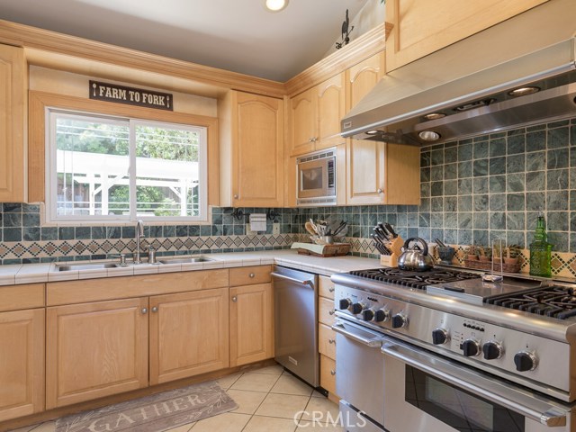 8 Hitching Post Drive, Rolling Hills Estates, California 90274, 4 Bedrooms Bedrooms, ,3 BathroomsBathrooms,Residential,Sold,Hitching Post,PV19180515