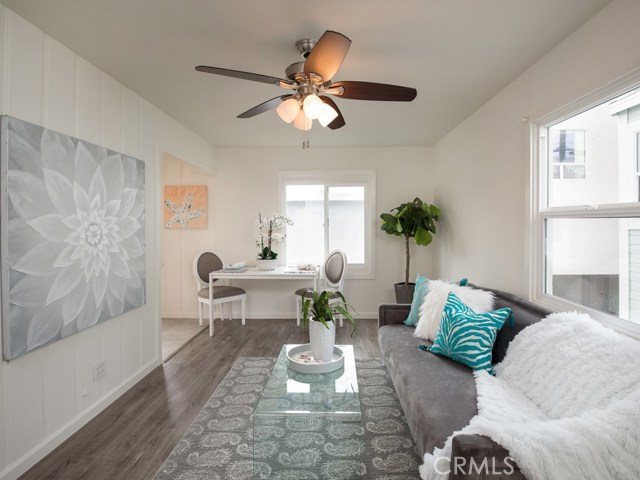224 Bayview, Hermosa Beach, California 90254, 3 Bedrooms Bedrooms, ,1 BathroomBathrooms,Residential,Sold,Bayview,SB17267078