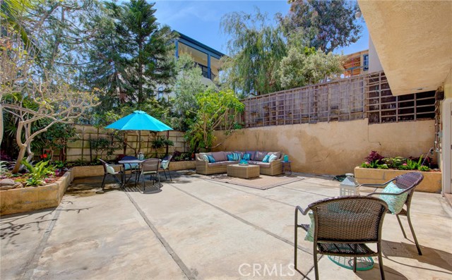 736 13th, Manhattan Beach, California 90266, 4 Bedrooms Bedrooms, ,3 BathroomsBathrooms,Residential,Sold,13th,SB19074833