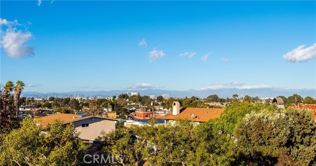 653 13th Street, Manhattan Beach, California 90266, 4 Bedrooms Bedrooms, ,2 BathroomsBathrooms,Residential,Sold,13th,SB19011414