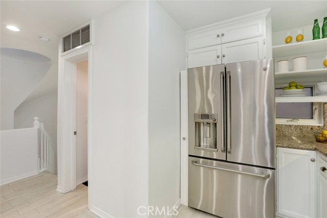 220 4th Street, Hermosa Beach, California 90254, 3 Bedrooms Bedrooms, ,4 BathroomsBathrooms,Residential,Sold,4th,PW18290182