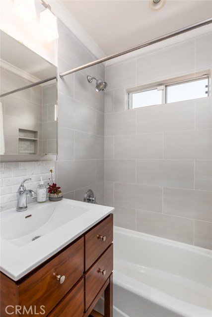 1407 23rd Street, Manhattan Beach, California 90266, 4 Bedrooms Bedrooms, ,2 BathroomsBathrooms,Residential,Sold,23rd,SB17168172