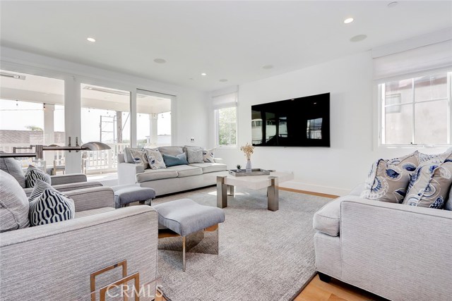 420 31st Street, Manhattan Beach, California 90266, 5 Bedrooms Bedrooms, ,2 BathroomsBathrooms,Residential,Sold,31st,SB20242729