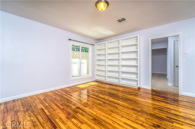 Spacious and bright living room area