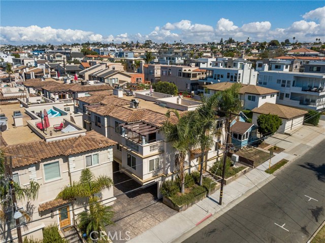 613 1st Place, Hermosa Beach, California 90254, 4 Bedrooms Bedrooms, ,2 BathroomsBathrooms,Residential,Sold,1st,PV19008292